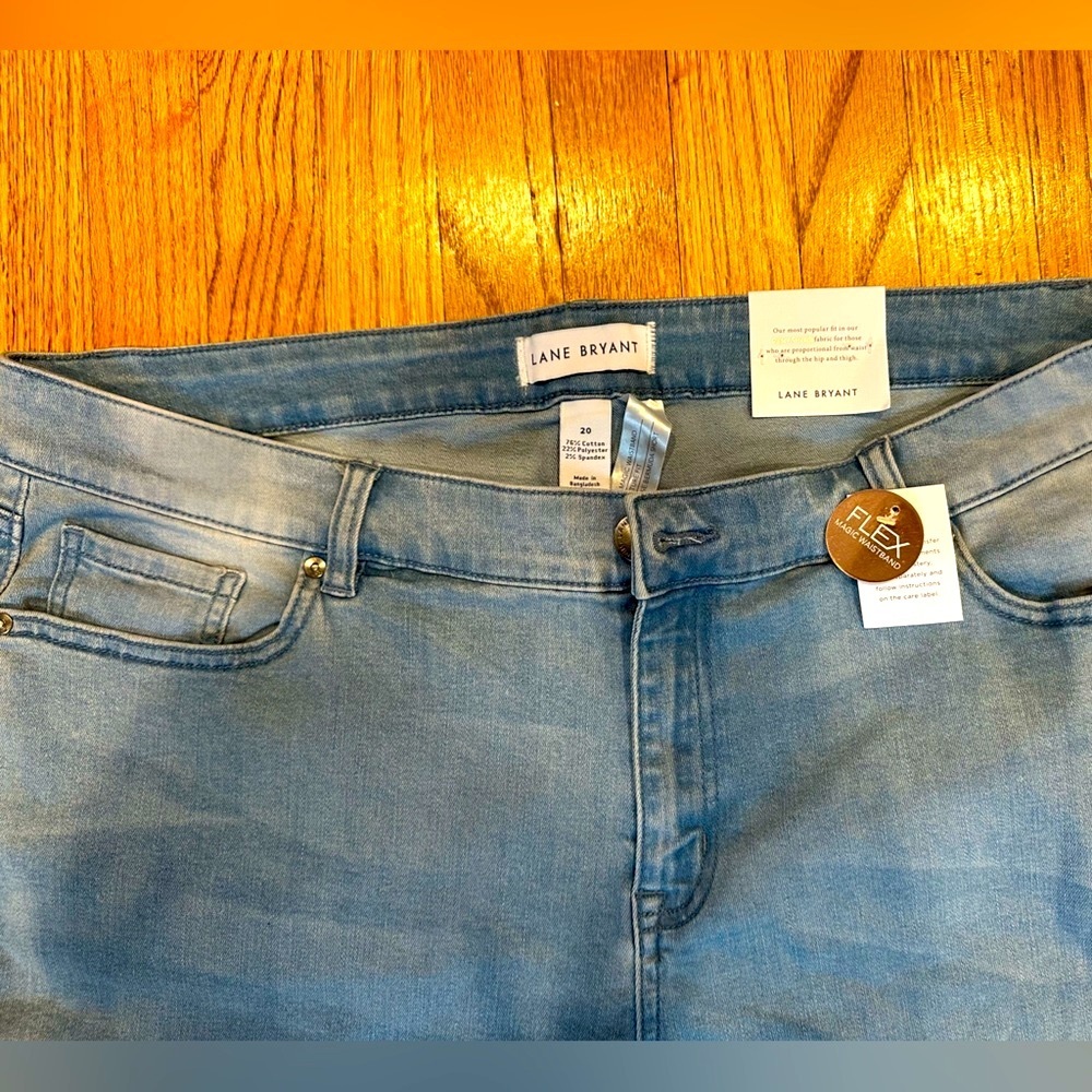 Women's plus size blue shorts by Lany Bryant size 20 - Picture 2 of 3
